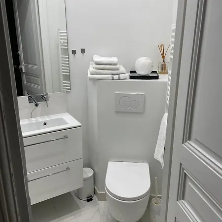 Appartamento 7eme Invalides/ Tour Eiffel 1er Etage *