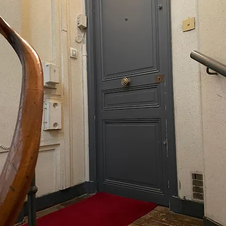 Apartment 7eme Invalides/ Tour Eiffel 1er Etage *