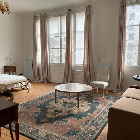 7eme Invalides/ Tour Eiffel 1er Etage * Paris